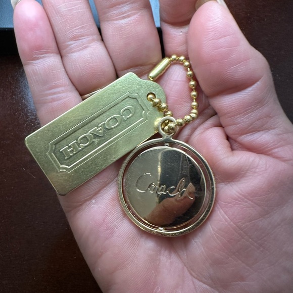 Coach Tag (gold tone) - Picture 2 of 3